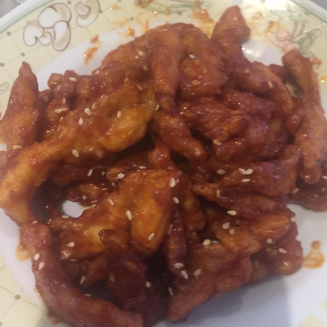 鸡胸肉版糖醋里脊，好吃不腻。大人小孩都喜欢！