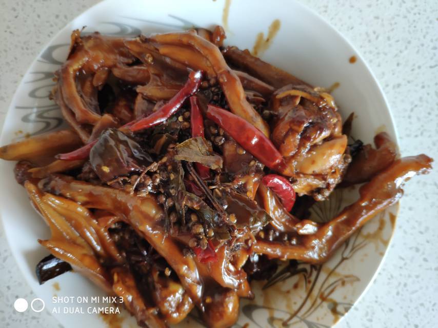 卤鸡爪鸡腿鸡蛋