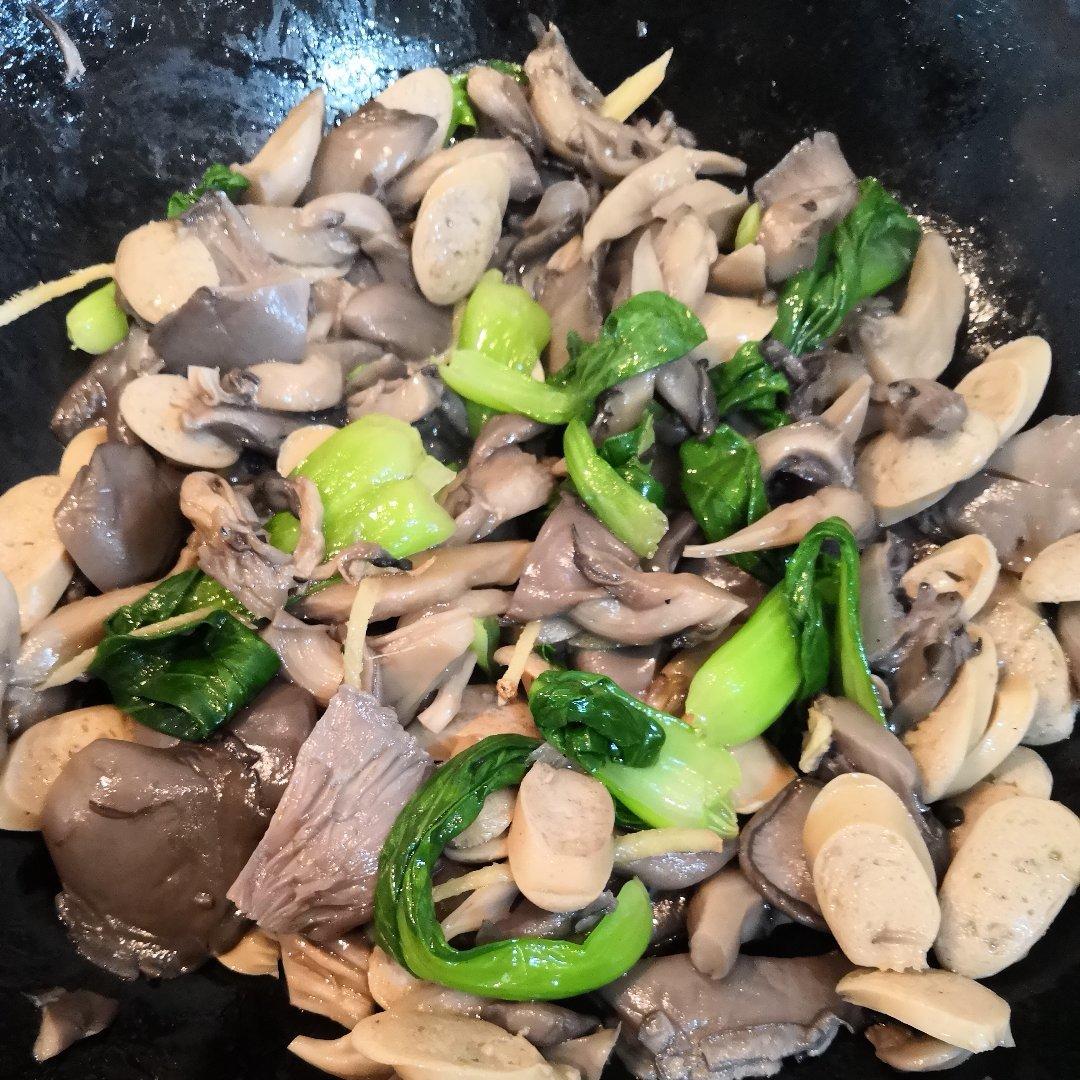 平菇炒青菜