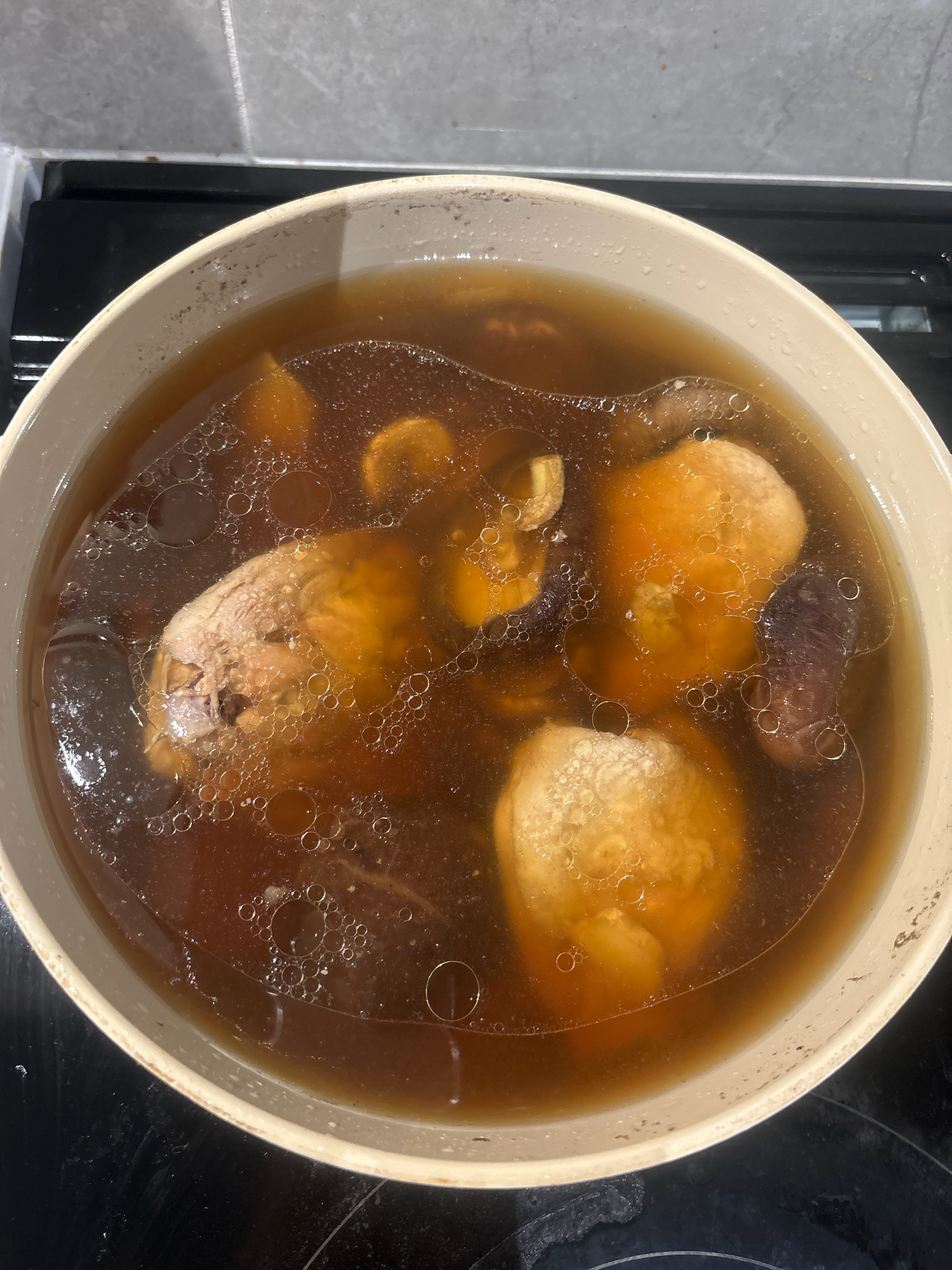 松茸鸡汤的做法 步骤1