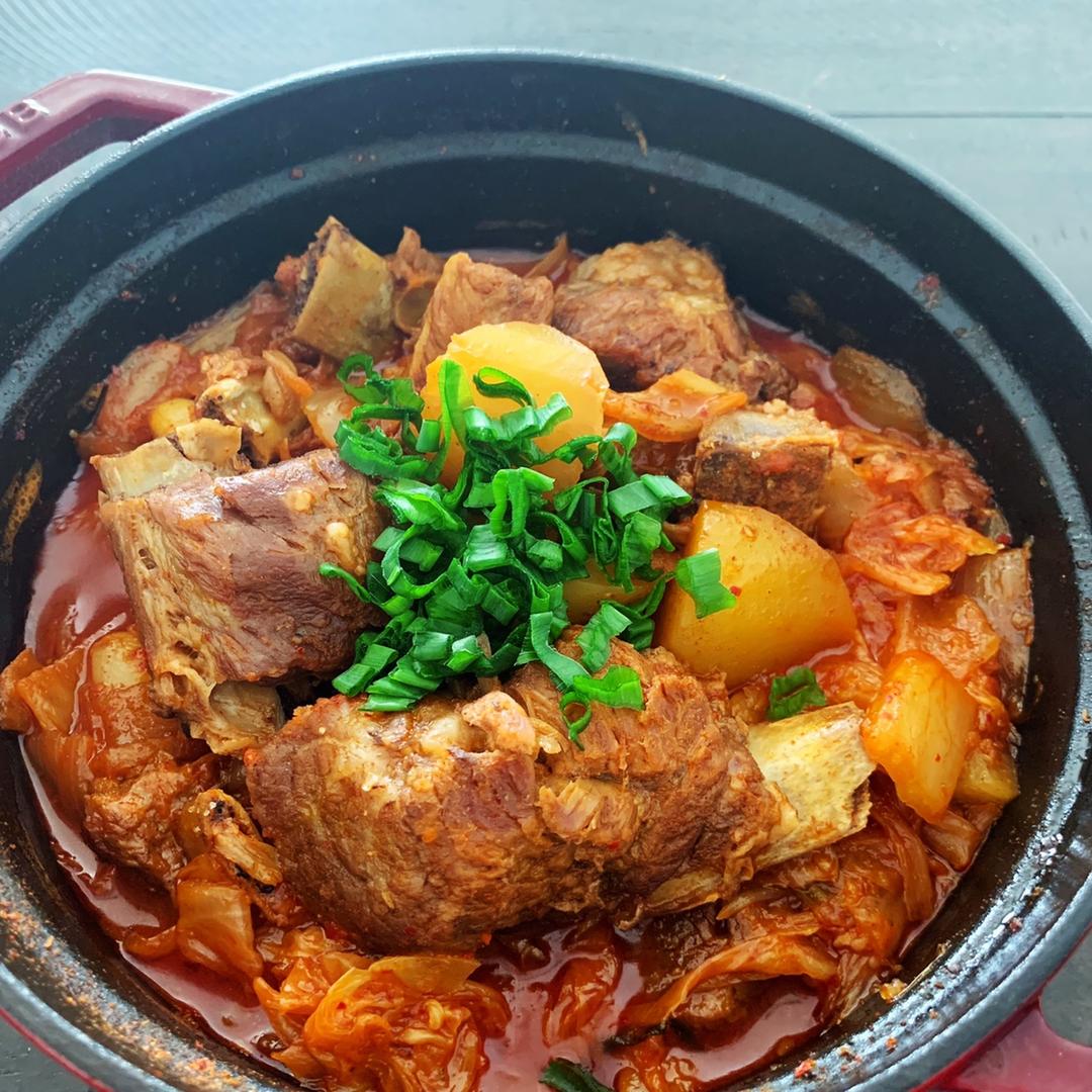 韩式泡菜炖排骨