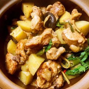土豆香菇焖鸡肉的做法 步骤8