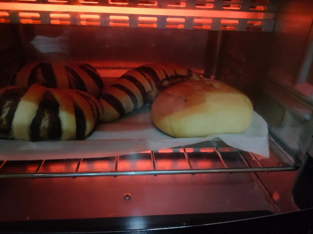 超级简单的红豆沙面包卷