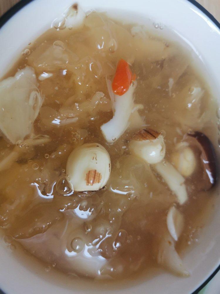 银耳百合莲子羹