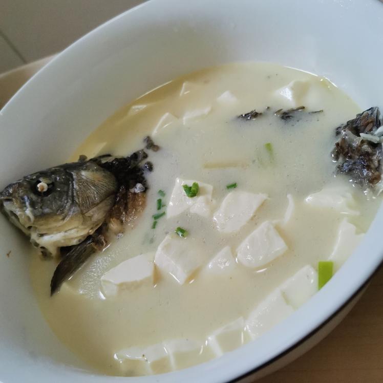 鲫鱼豆腐汤