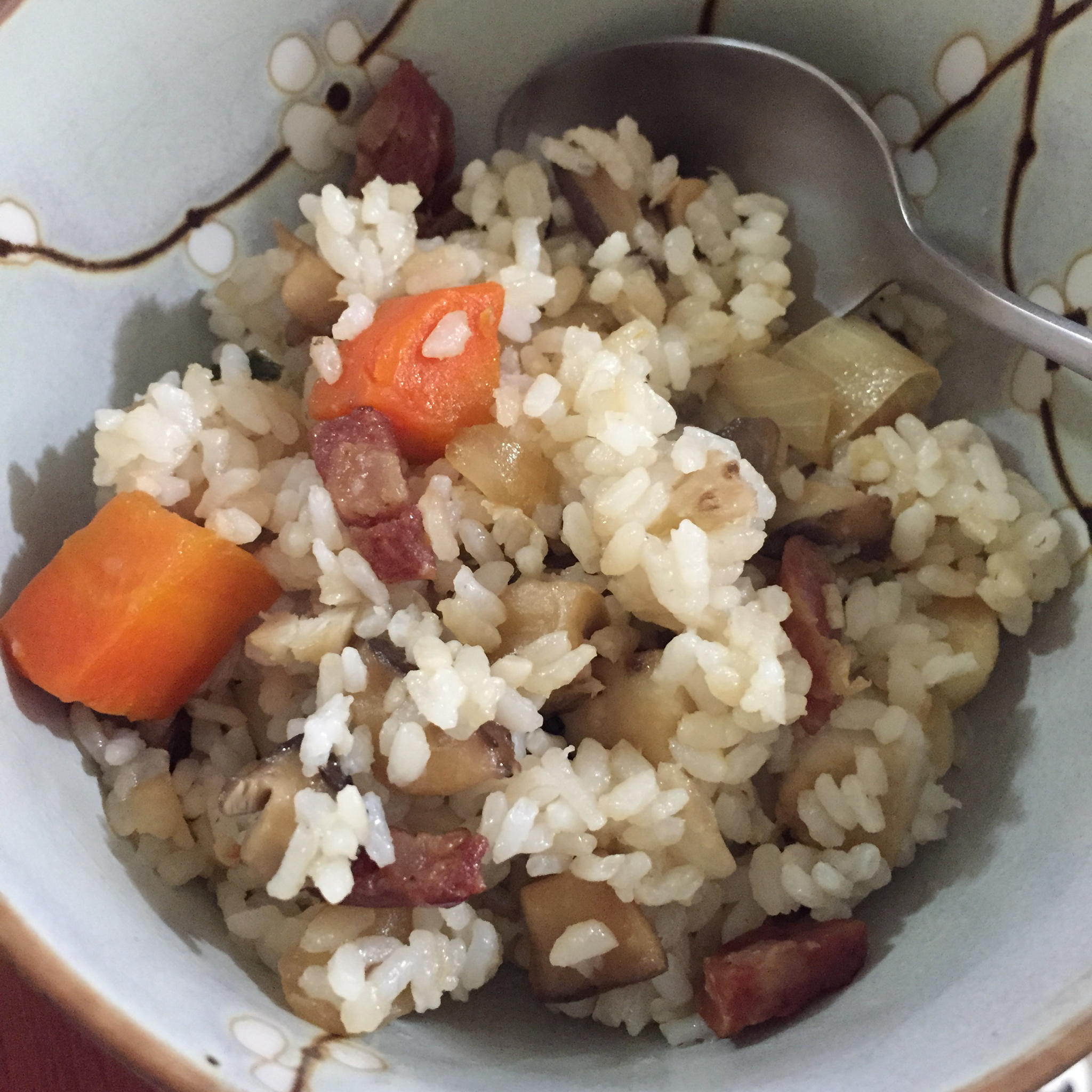 花菇腊肠芋头焖饭