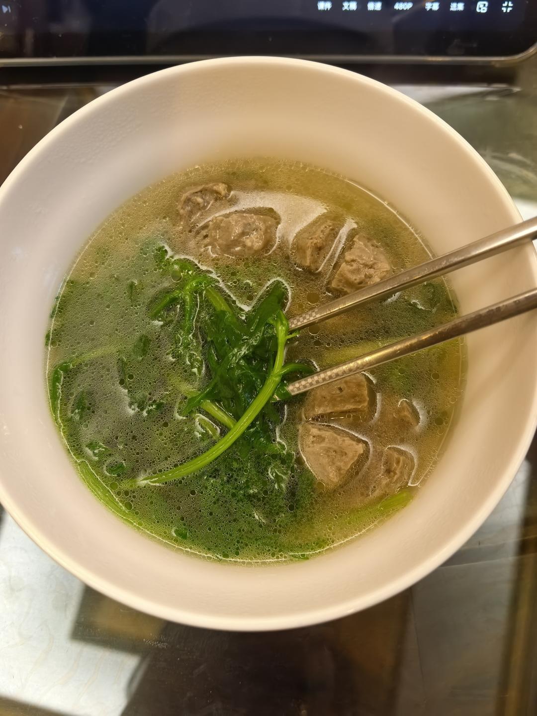 茼蒿的最佳搭配是牛