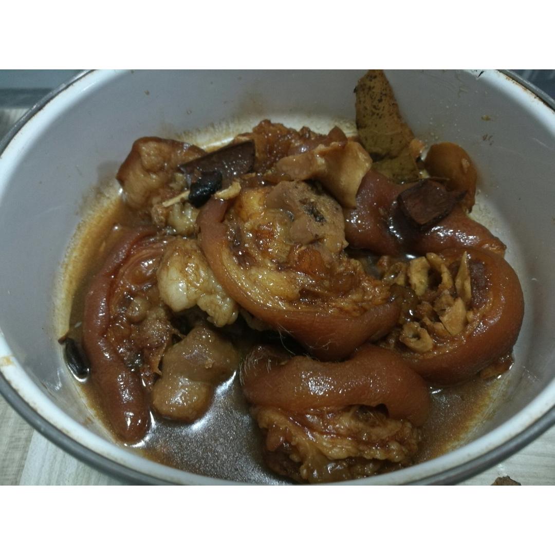 美味的家常菜：红烧猪蹄