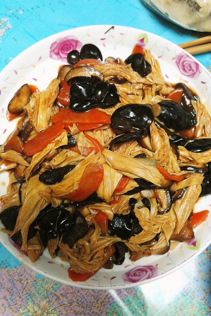腐竹烧香菇