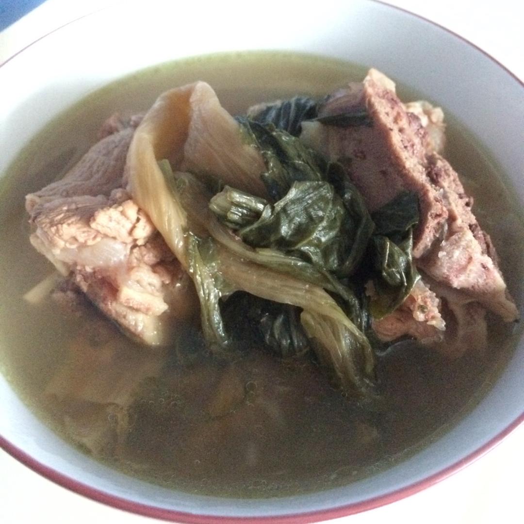 想去海边的小兔做的白菜干猪骨汤