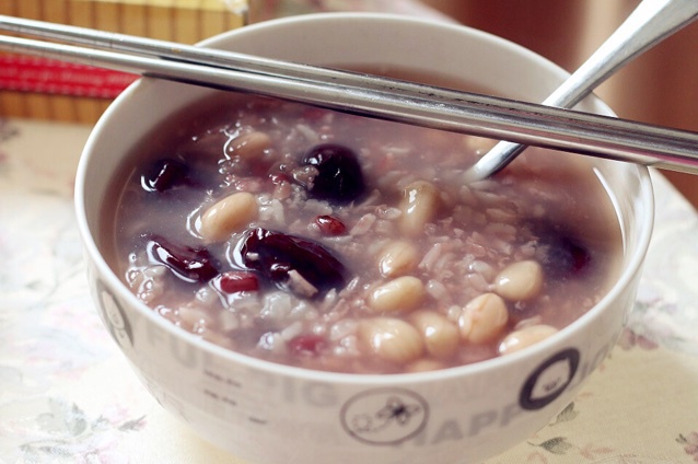 红小豆花生红枣粥