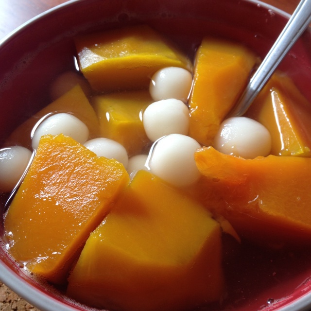 小六努力努力做的南瓜小圆子羹