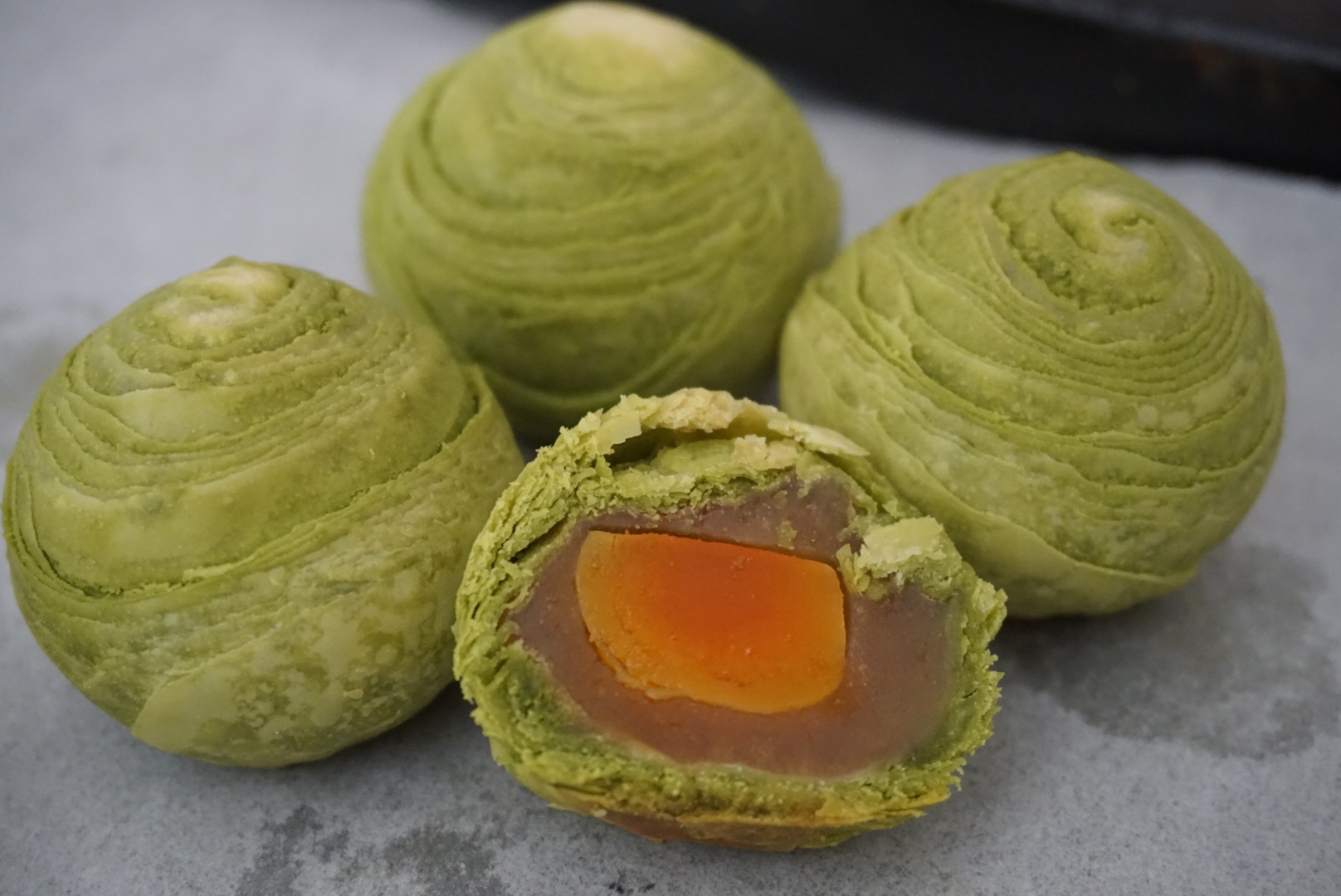 蛋黄酥~紫薯、抹茶、原味~花好月圆，中秋快乐~内附一次做六色蛋黄酥方法~