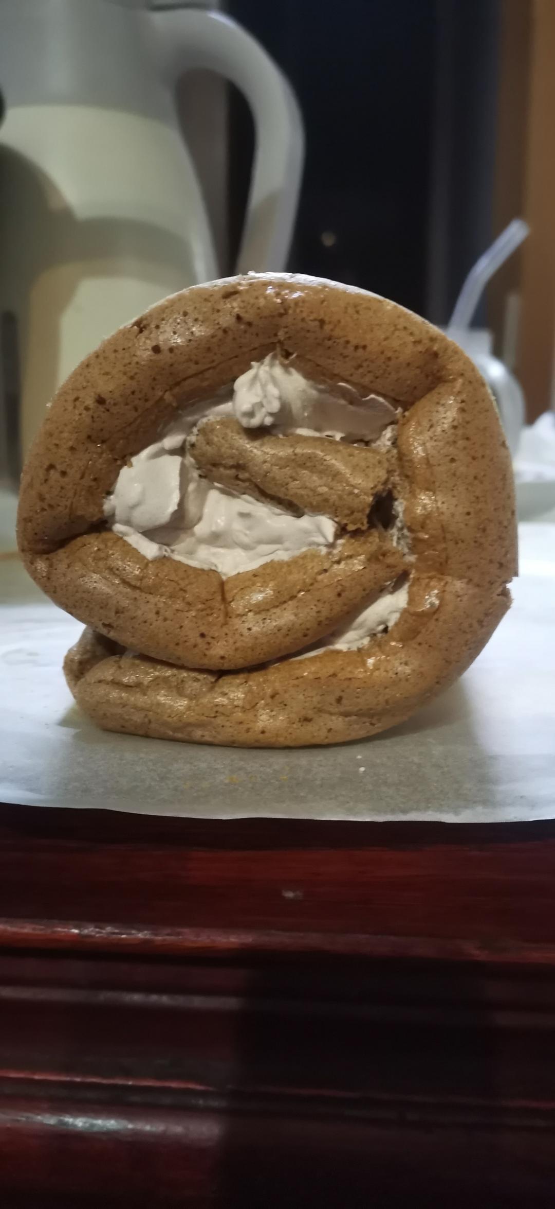 超详细的瑞士卷奶油蛋糕卷原味蛋糕卷的制作方法 饱满不掉皮不开裂（附模具换算方法）