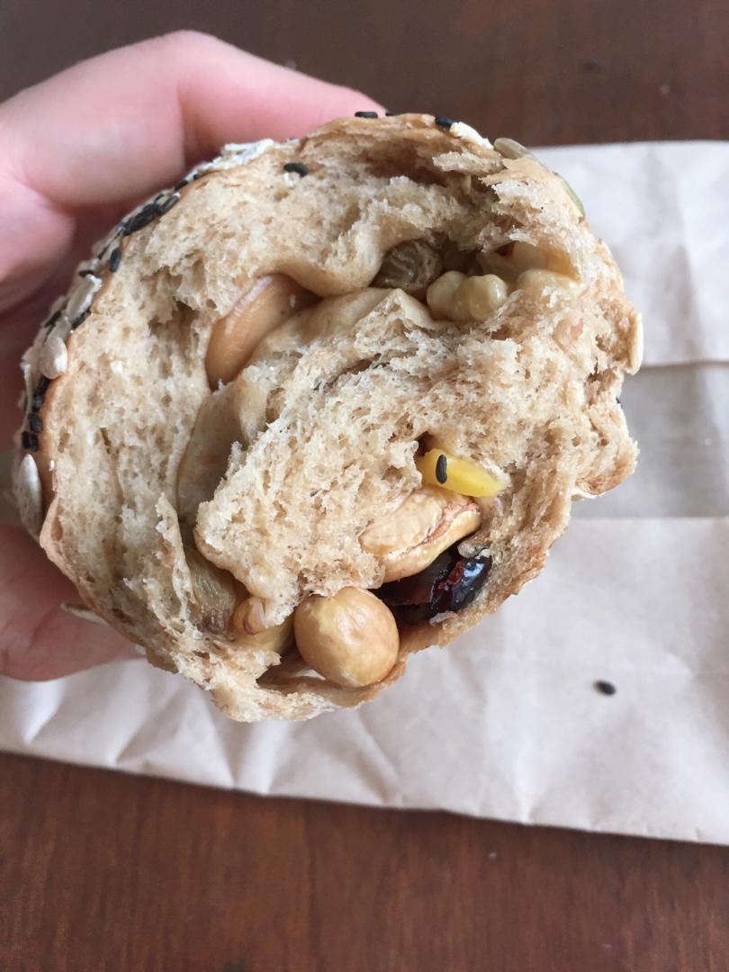 全麦红糖杂果软欧包