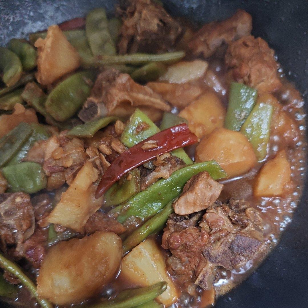红烧排骨炖豆角