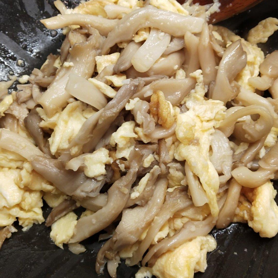 平菇青椒炒蛋