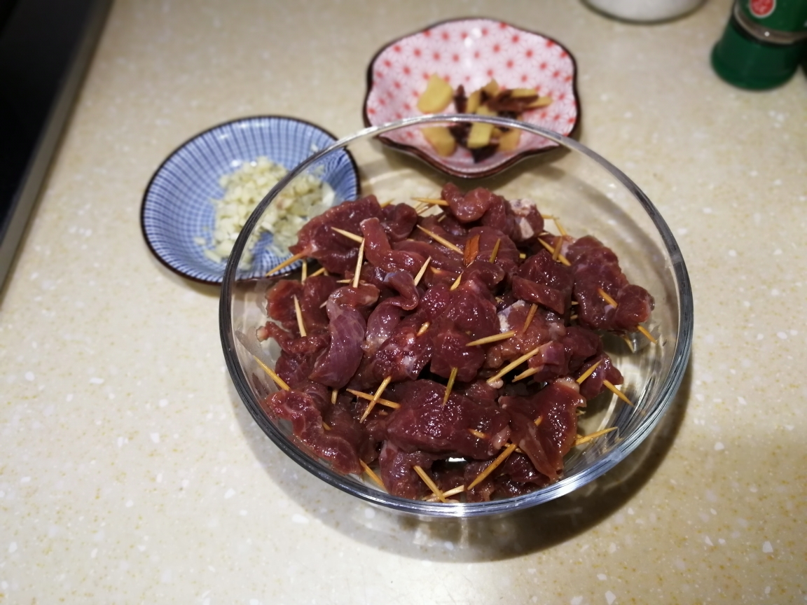 宅家必备美食——五香牙签牛肉的做法 步骤5