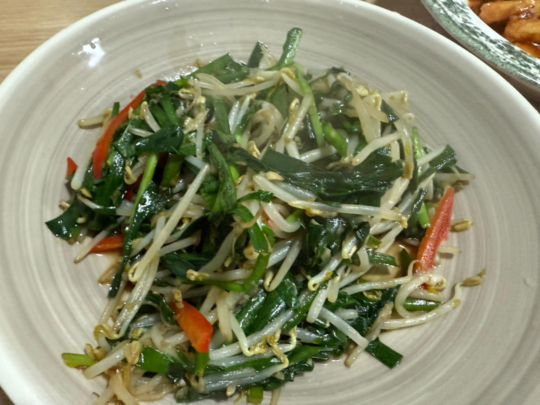 韭菜炒豆芽