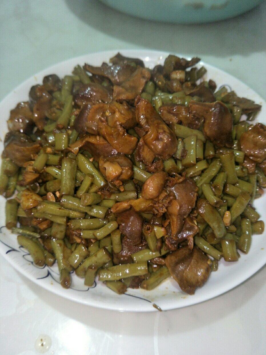 酸豆角炒鸡胗