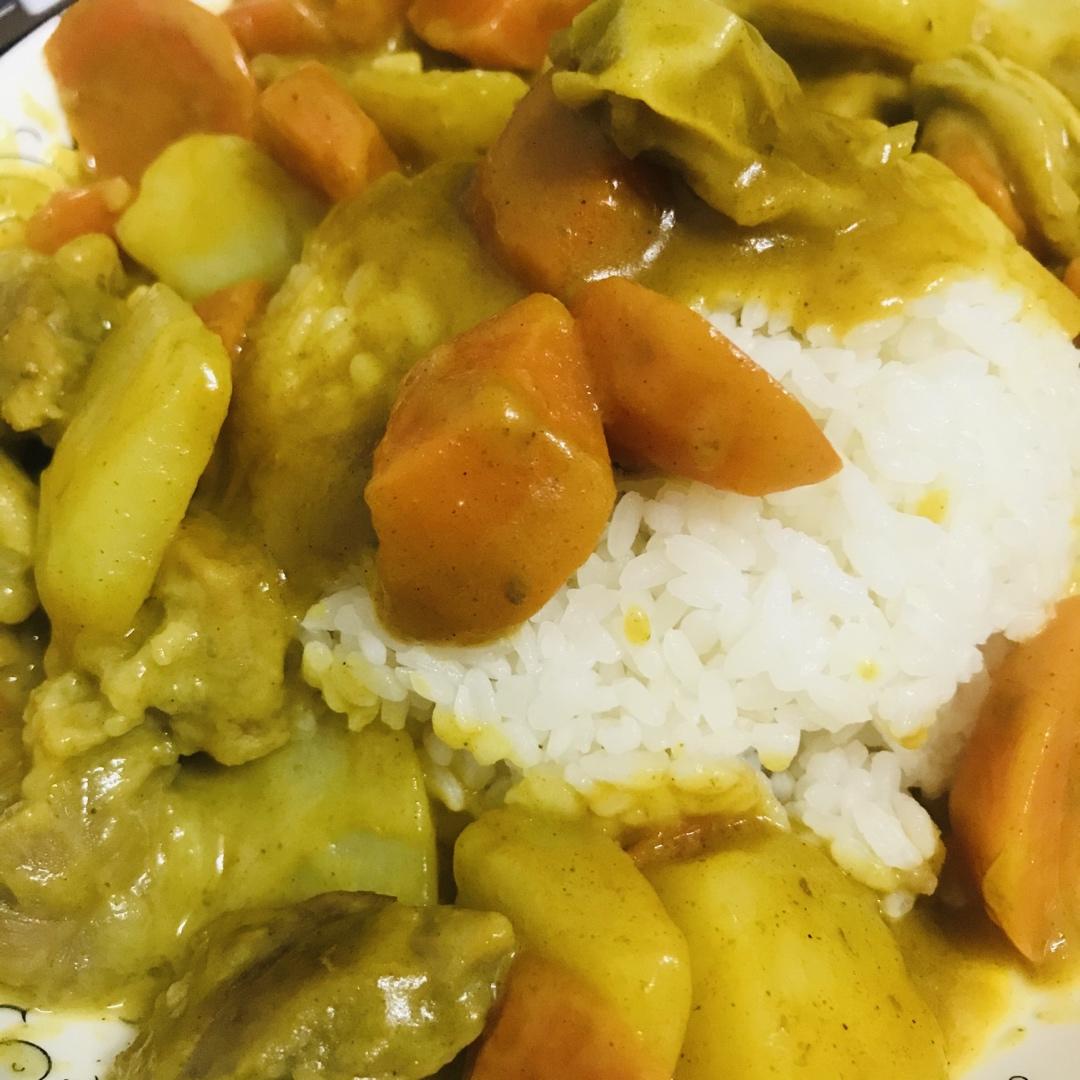 【咖喱牛腩拌饭】