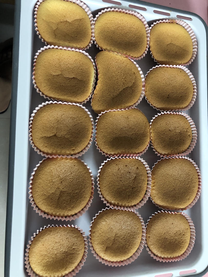 戚风杯子蛋糕的两份笔记