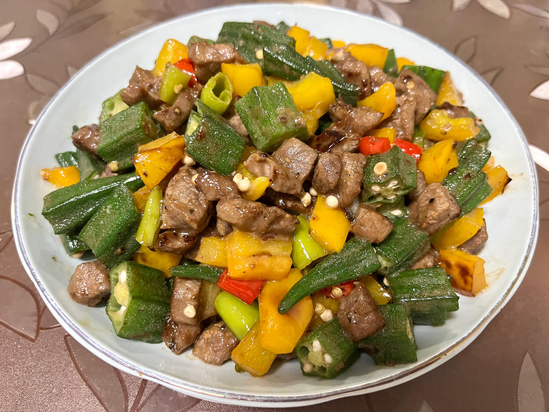 秋葵炒牛肉粒