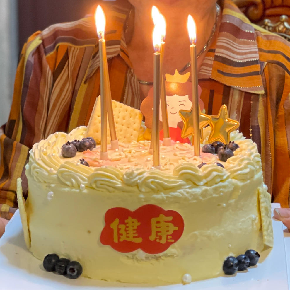 （制作时长5分钟左右）简单粗暴的做一只戚风｜视频及gif