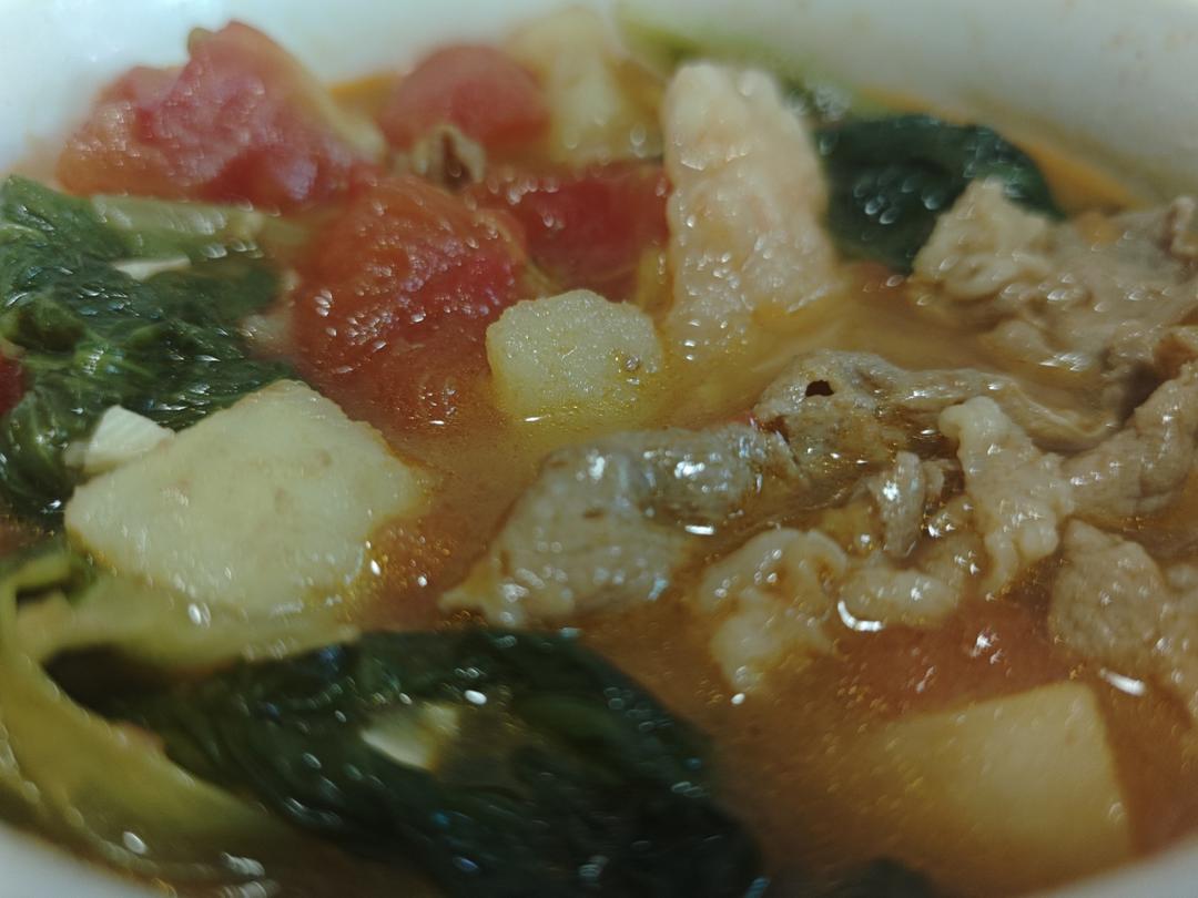 汤汁浓郁！好喝到汤汁都不剩的番茄土豆肥牛汤