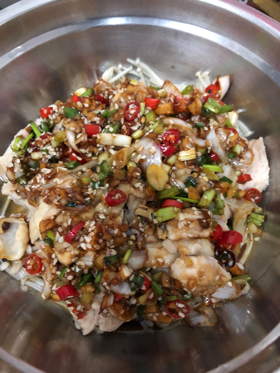 🔥好吃到流口水的口水鸡，肉质鲜嫩，口感麻辣❗️