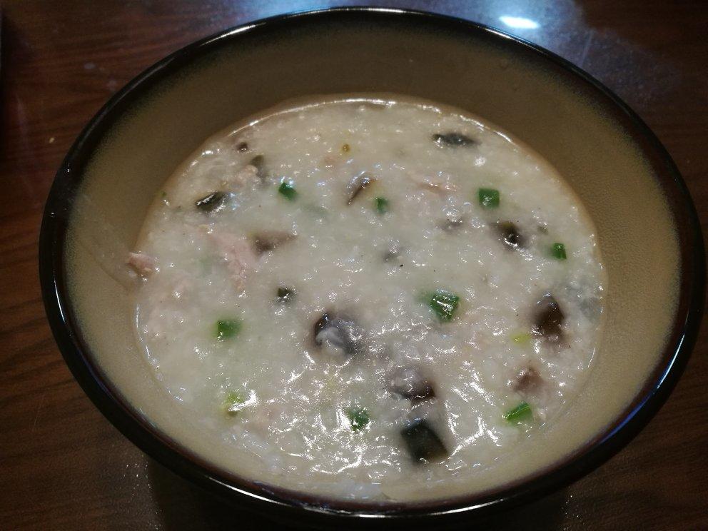 皮蛋瘦肉粥 Pidan & Pork Rice Soup
