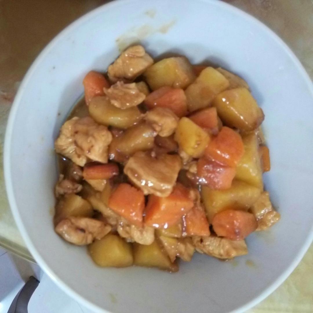 土豆炖鸡块