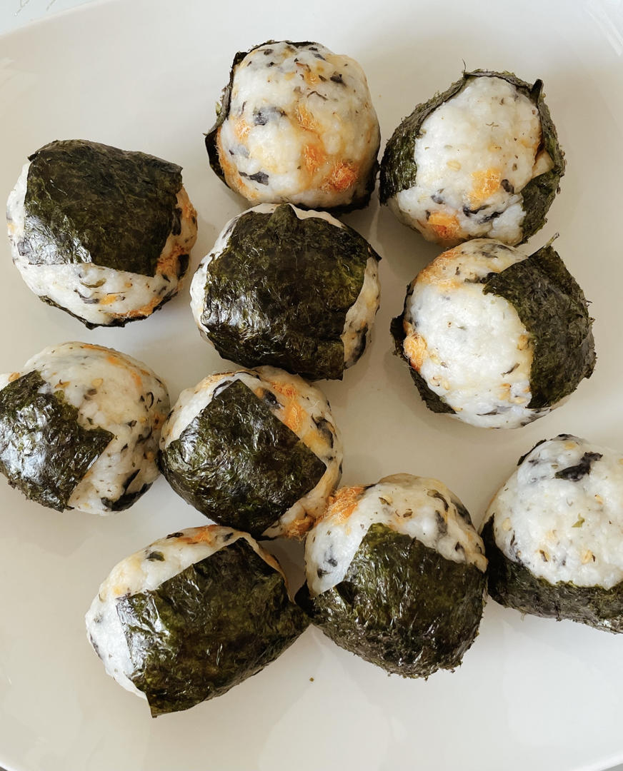 简单随意的海苔饭团
