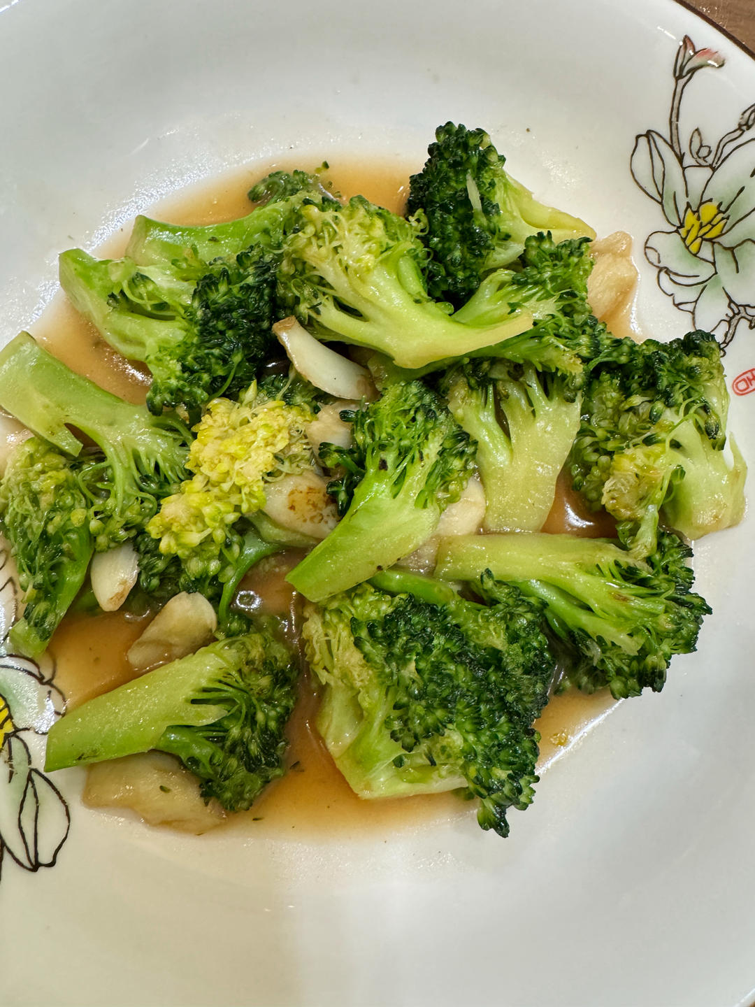 好吃到爆的耗油蒜蓉西兰花(从不修图，喜欢请关注)