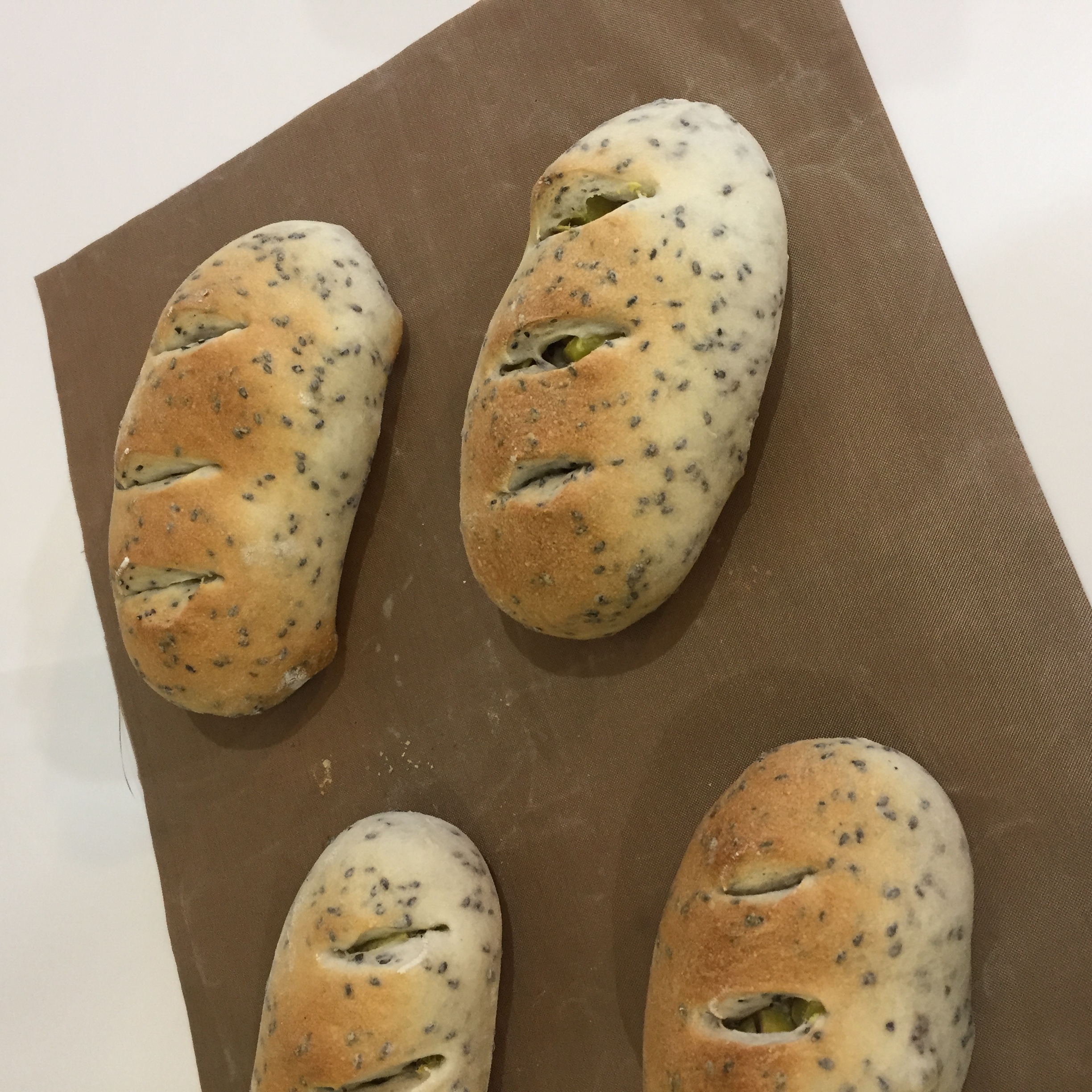 芝麻紅薯麵包 ごまさつまパン的做法
