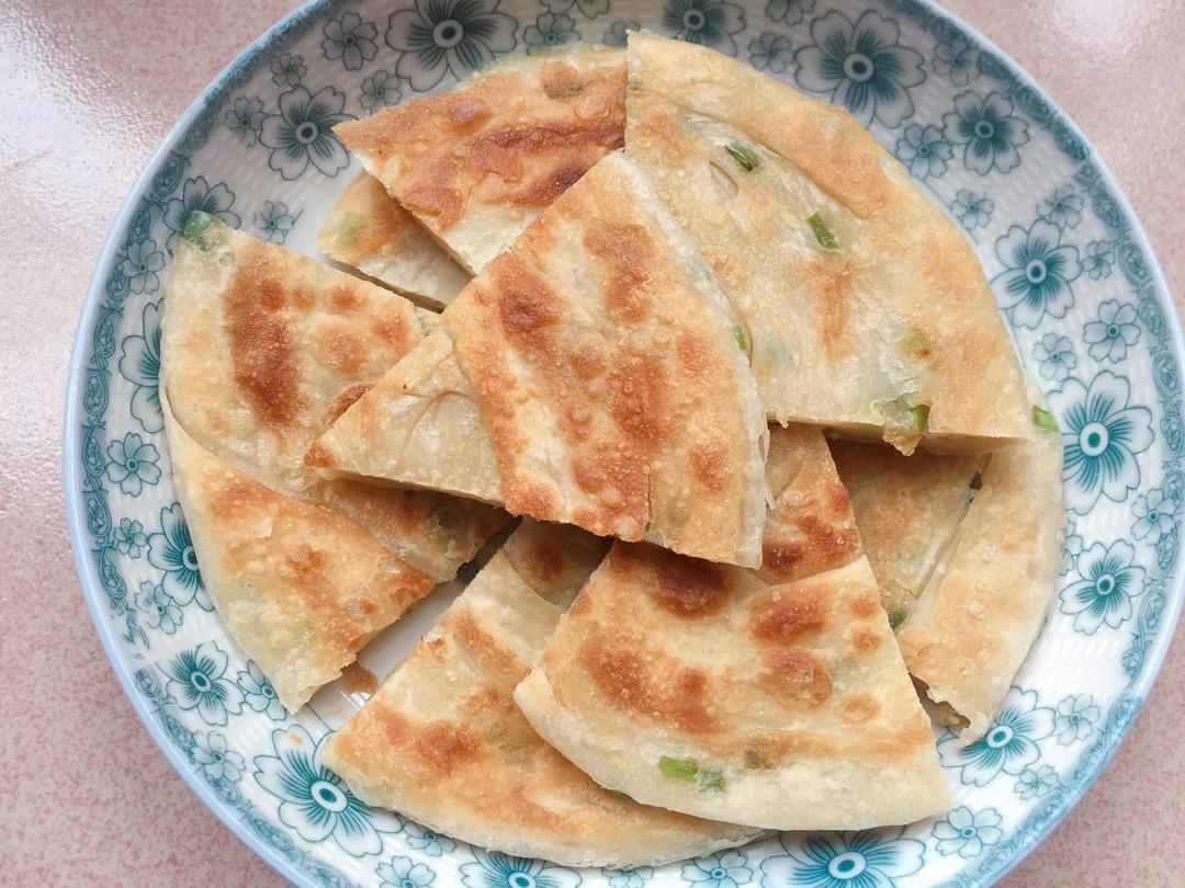 鸡蛋葱油饼                  （更新饼坯保存方法）