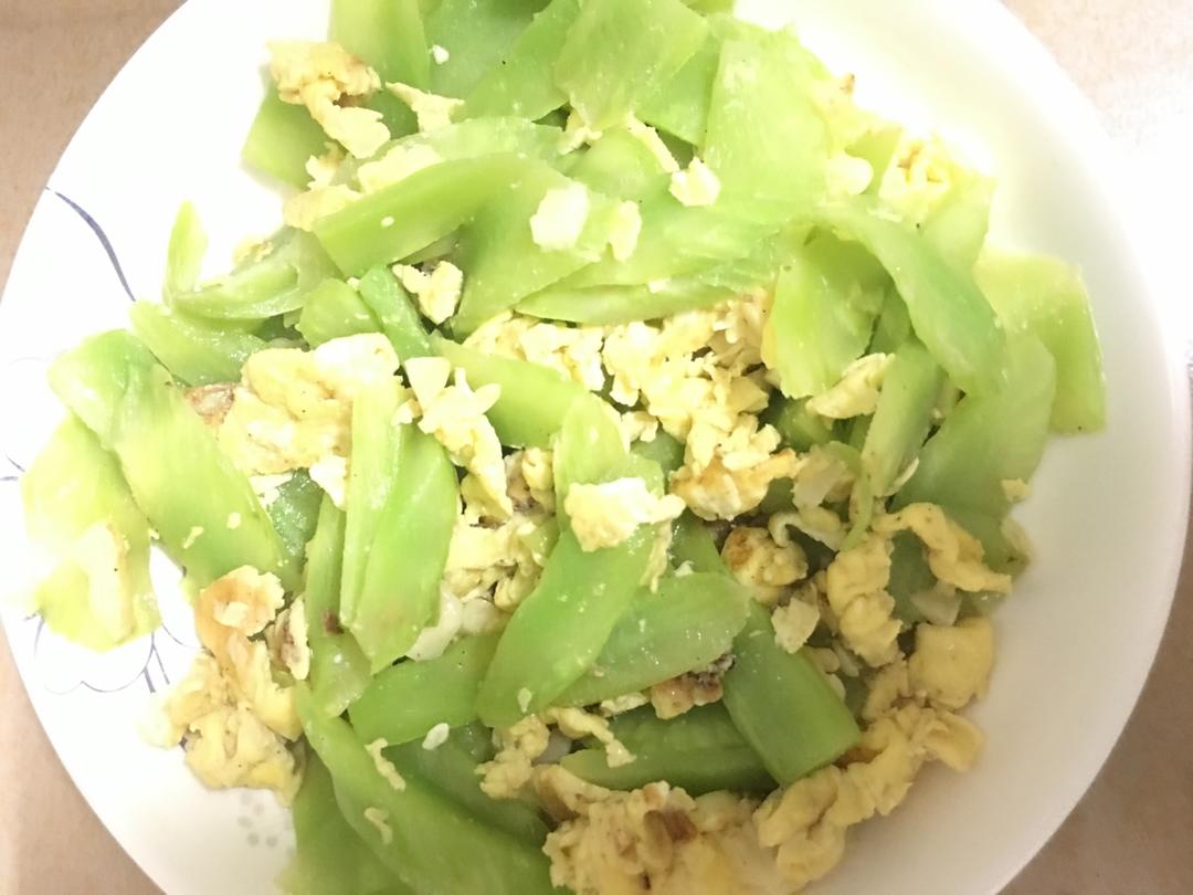 莴笋炒鸡蛋