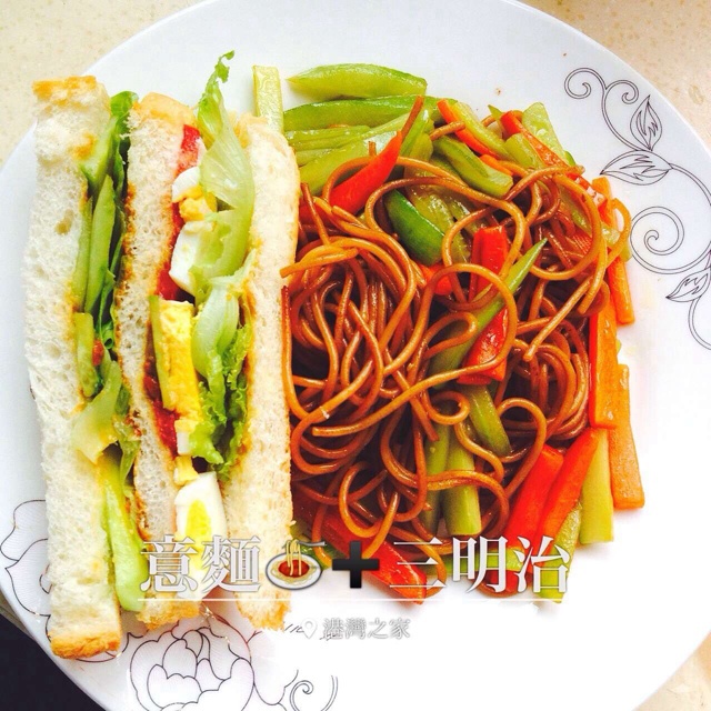 早餐三明治+意面