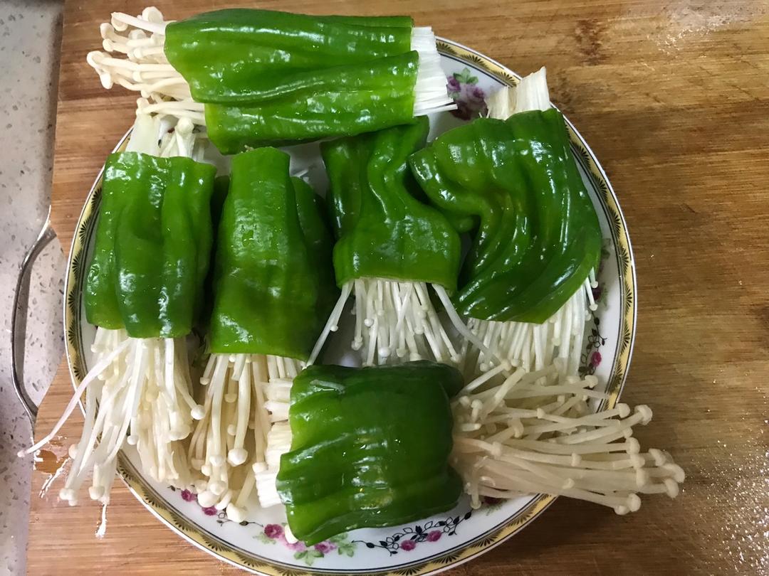 虎皮青椒金针菇酿