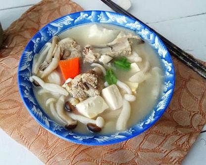 排骨蘑菇豆腐汤的做法