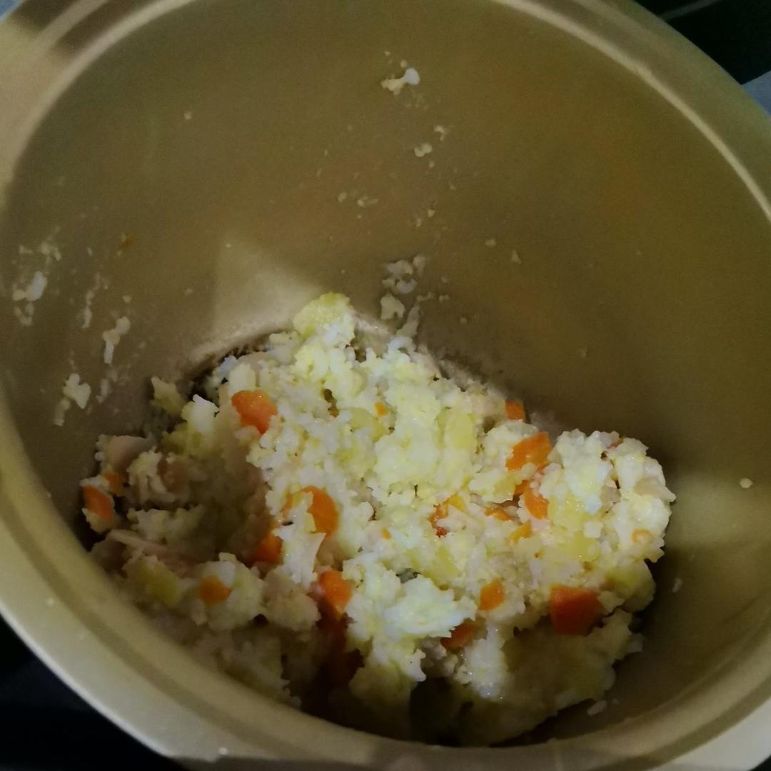 安神和胃养肝明目的土豆胡萝卜饭