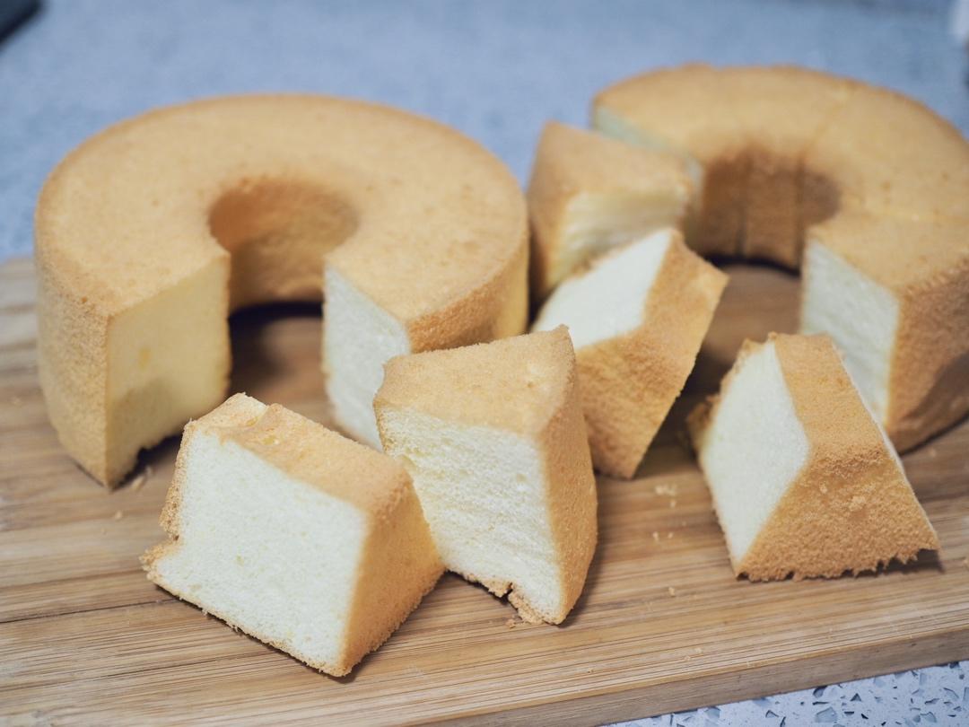 超简单完美戚风蛋糕（6寸2蛋）附打发、翻拌、脱模视频