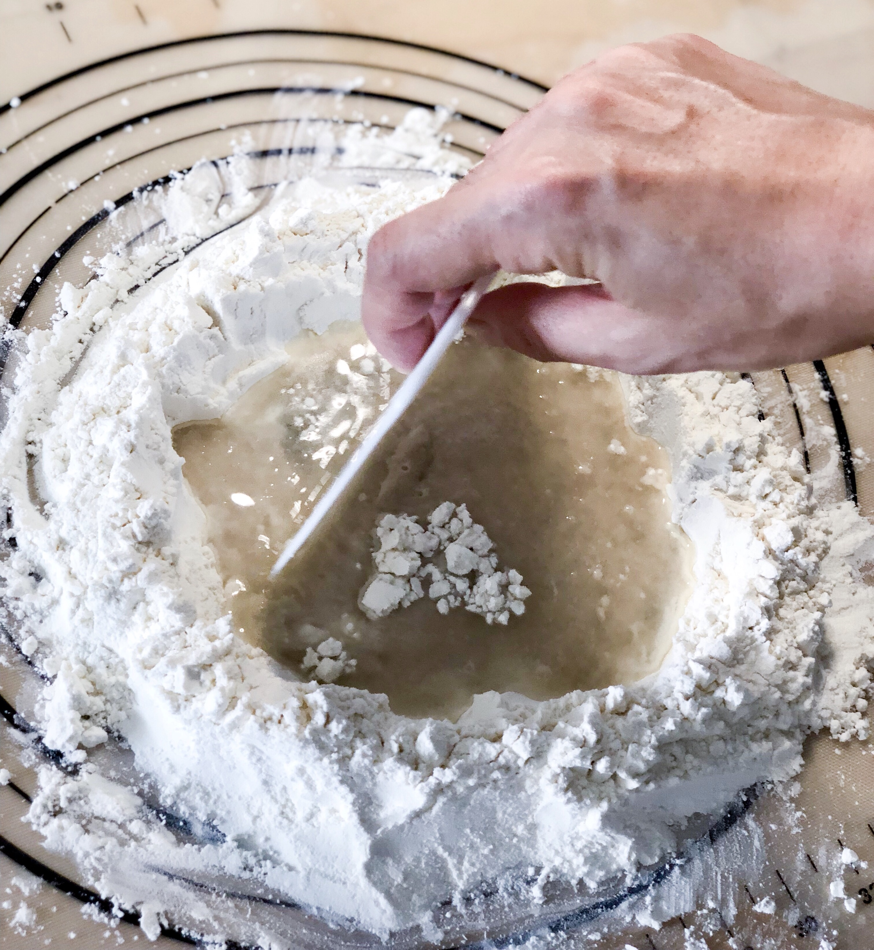 基础欧包免揉面团的冷藏发酵的做法 步骤1