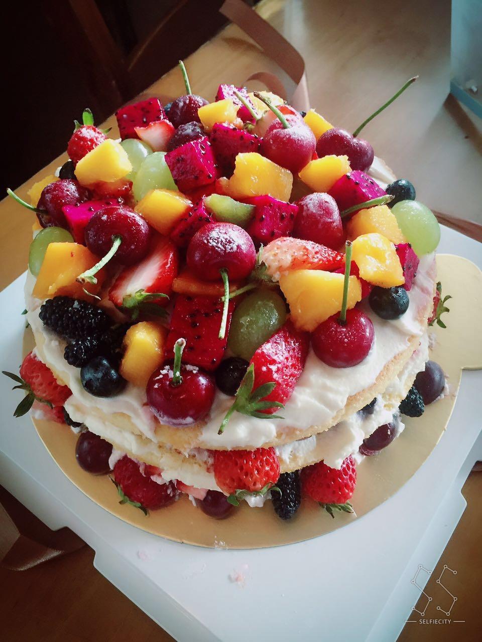 缤纷水果裸蛋糕