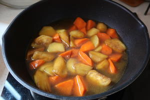 调料有限也可以很好吃的胡萝卜土豆焖茄子的做法 步骤5