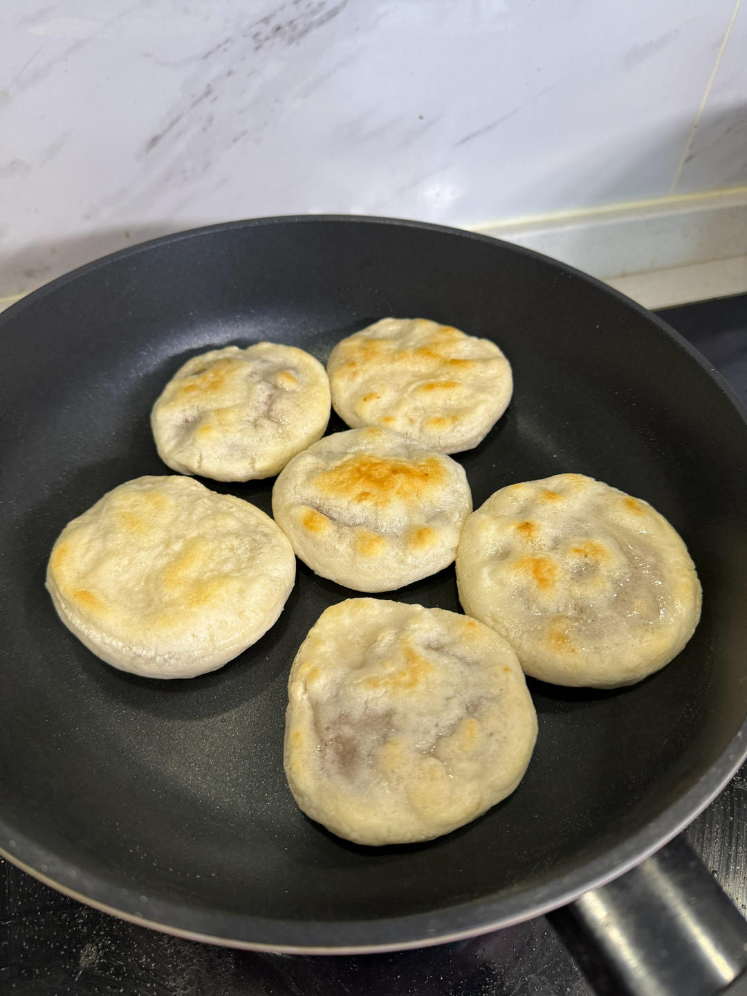 豆沙糯米饼，外皮酥脆内里软糯香甜