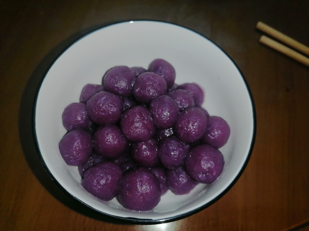 凉粉中带着紫薯球球的做法 步骤1