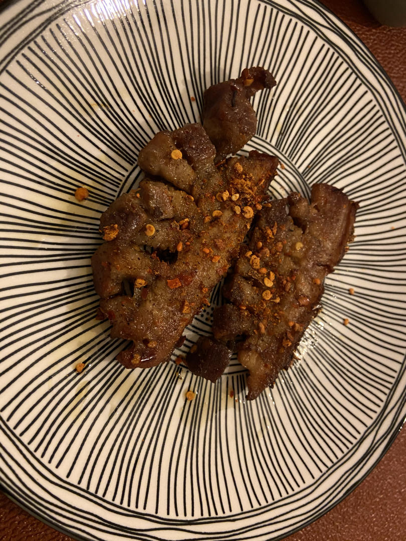 口水流一地的香酥脆皮烤五花肉😏