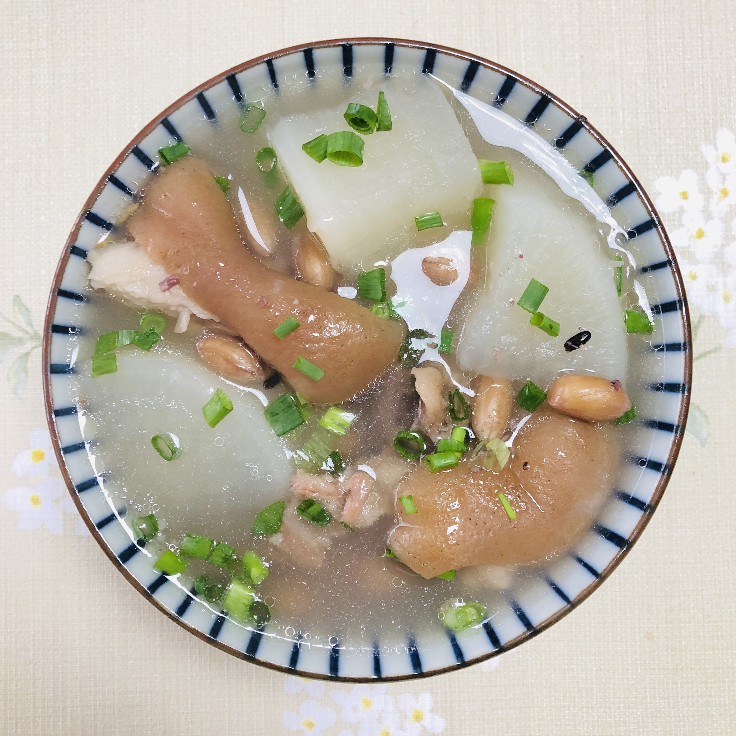 WANG木木's甜酒酿猪脚白萝卜汤的做法