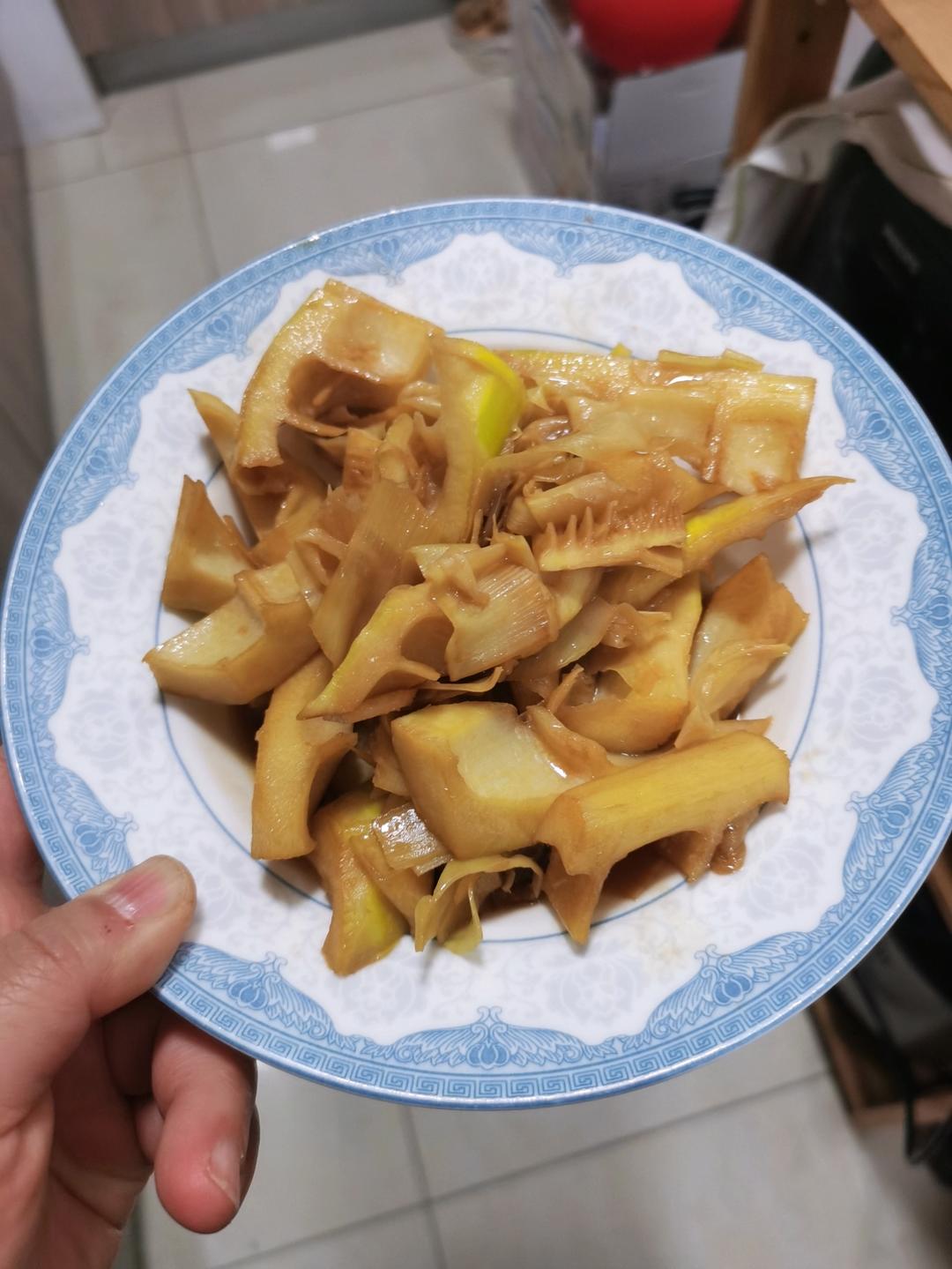 一个人能吃两盘的油焖笋